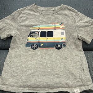 Gap summer graphic t-shirt size 5t